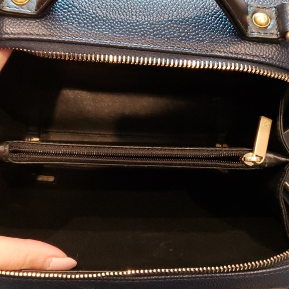 ❗SOLD❗Chanel Two-tone Medium Filigree Vanity Case - Picture 9 of 16